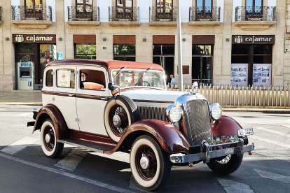 Cruz Roja celebra el Día de la Banderita y sus 160 años en Almería.