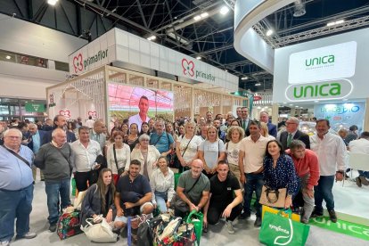 El consejero de Agricultura, Pesca, Agua y Desarrollo Rural de la Junta de Andalucía, Ramón Fernández-Pacheco, visitó el stand de UNICA.