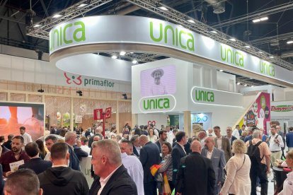 Durante el día, numerosos grupos de socios de UNICA se han acercado al stand para conocer de primera mano el destino de sus productos.