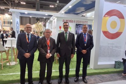 Visita de Ramón Fernández Pacheco y Manuel Gómez Galera a Coexhphal