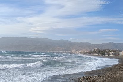 El mar completamente levantado a causa del temporal.
