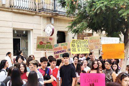 Estudiantes exigen la publicación inmediata del nuevo modelo de examen de la PAU.