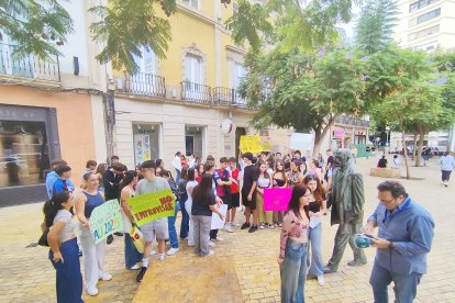 Estudiantes exigen la publicación inmediata del nuevo modelo de examen de la PAU.