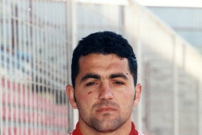 El capitán Jorge peralta luciendo la camiseta de Almerimar Liga 1996-97.