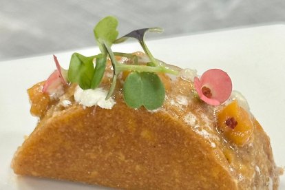 Taco de tomate con cabrito de los Filabres.