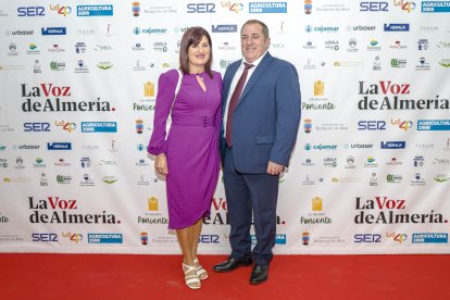 Ramón Segura, presidente de Ecoinver, y Mari Carmen Martín, administrativa de la empresa, premiados en la categoría de Empresa.