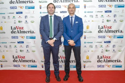 Francisco Sedano Vizcaíno, director de bancas e instituciones de Caixabank, y Francis Rubí, director del centro de empresa de Caixabank.