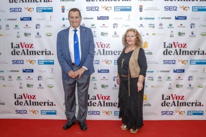 Elisa Moya, presidenta de la Asociación Berjarte, junto a Felipe Gallardo, su tesorero.