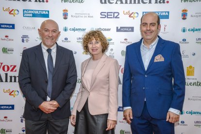José González, presidente de AGE, Jesús Manuel Rodríguez, secretario general de Industria, Energía y Minas, y María José Daureo, de la Diputa