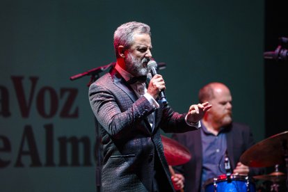 Frans Llorens, uno de los referentes más importantes de la música crooners en Andalucía, durante la gala.
