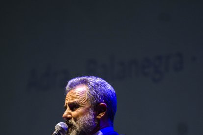 Actuación musical de Frans Llorens durante la gala.