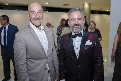 Julián Ignacio Murillo junto al cantante Fran Llorens.