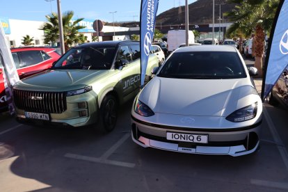 Algunos de los vehículos expuestos en Huércal Motor.