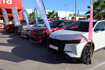 Algunos de los vehículos expuestos en Huércal Motor.