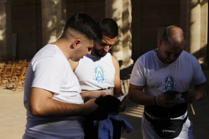 Procesión extraordinaria de Los Ángeles por las calles de Almería.