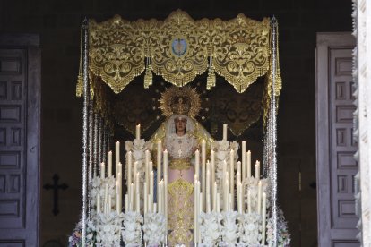 Procesión extraordinaria de Los Ángeles por las calles de Almería.