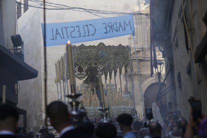 Procesión extraordinaria de Los Ángeles por las calles de Almería.