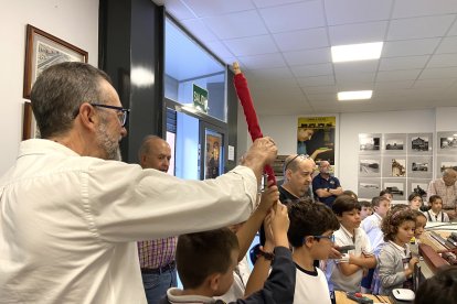 Banderín de salida, utilizado en una de las actividades organizadas para los colegios.