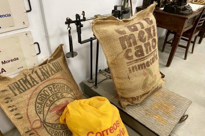 Sacos expuestos en la sede-museo de ASAFAL.