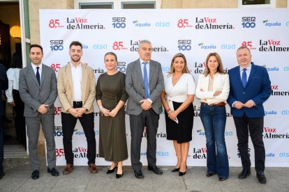María del Mar López, María Luisa Cruz, y María Rosa Morales, diputadas de de Recursos Humanos, Igualdad y Fomento; Ricardo Céspedes, Pedro M. de la Cruz y Juan Fernández.