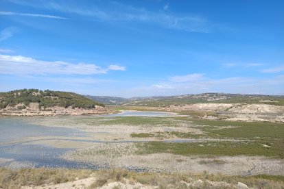 La junta de los ríos, justo donde se encuentra el nivel del agua ahora mismo.