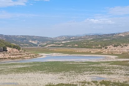 Sigue entrando agua pero poca cantidad por la falta de lluvias.