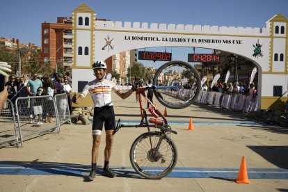 La llegada a Roquetas de Mar de los ganadores de La Desértica 2024.