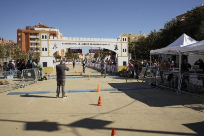 La llegada a Roquetas de Mar de los ganadores de La Desértica 2024.