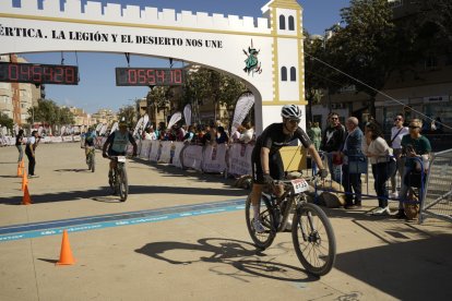 La llegada a Roquetas de Mar de los ganadores de La Desértica 2024.