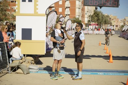 La llegada a Roquetas de Mar de los ganadores de La Desértica 2024.