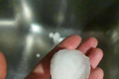 El tamaño de algunas bolas de granizo.