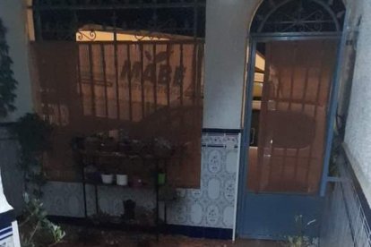 El granizo ha inundado algunas viviendas del Poniente.