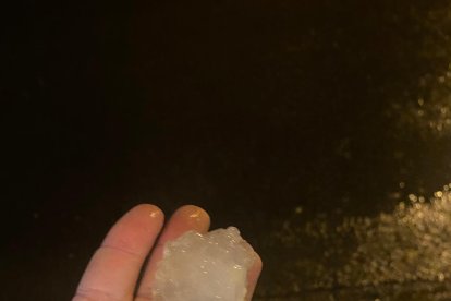 Algunas bolas de granizo parecían pelotas de ping-pong.