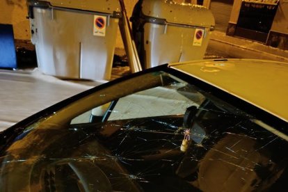 Desperfectos causados por el granizo este lunes.