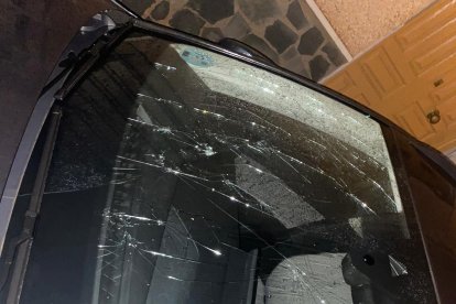 Desperfectos causados por el granizo este lunes.