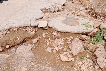 Los caminos a las explotaciones agrícolas han quedado destrozados tras el temporal en El Ejido.