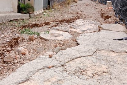 Los caminos a las explotaciones agrícolas han quedado destrozados tras el temporal en El Ejido.