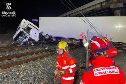 Cortada la línea de tren entre València y Barcelona.