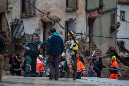 Servicios de emergencias ayudan en las labores de rescate en Letur (Albacete).