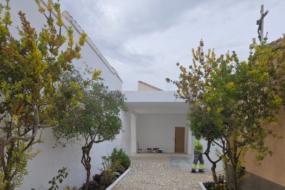 El cementerio de Zurgena se engalana para recibir el Día de Todos los Santos.