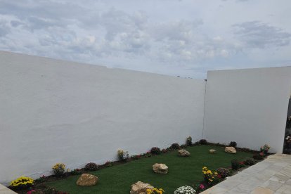 El cementerio de Zurgena se engalana para recibir el Día de Todos los Santos.