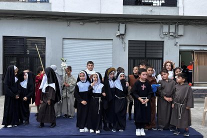 Fiesta de disfraces de Santos en Gádor.