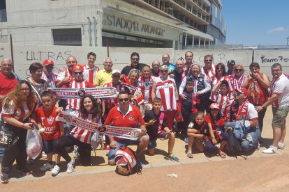Peñisatas del Almería antes del partido. 