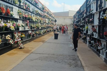 Día de Todos los Santos en el Cementerio de San José y Santa Adela de Almería.