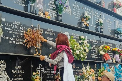 Día de Todos los Santos en el Cementerio de San José y Santa Adela de Almería.