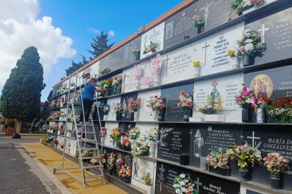 Día de Todos los Santos en el Cementerio de San José y Santa Adela de Almería.