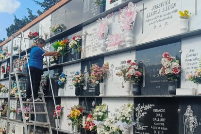 Día de Todos los Santos en el Cementerio de San José y Santa Adela de Almería.