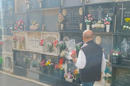 Día de Todos los Santos en el Cementerio de San José y Santa Adela de Almería.
