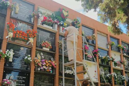 Día de Todos los Santos en el Cementerio de San José y Santa Adela de Almería.