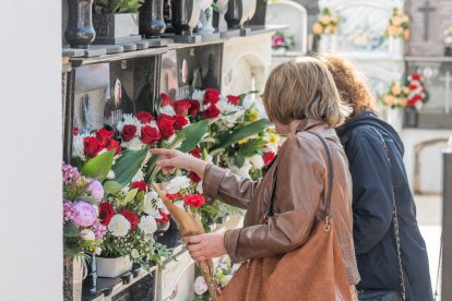 Día de Todos los Santos en el Cementerio de San Jerónimo de Roquetas de Mar.